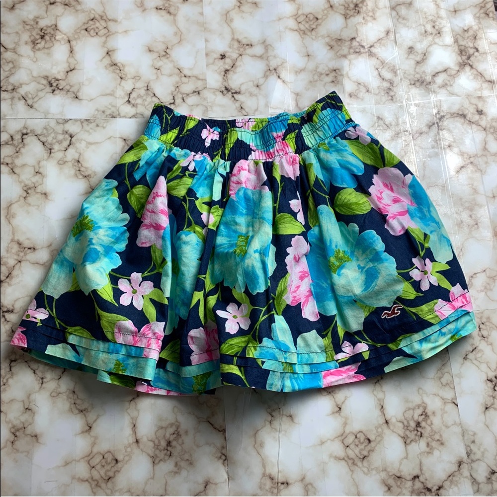Hollister floral mini skirt pink & blue size small